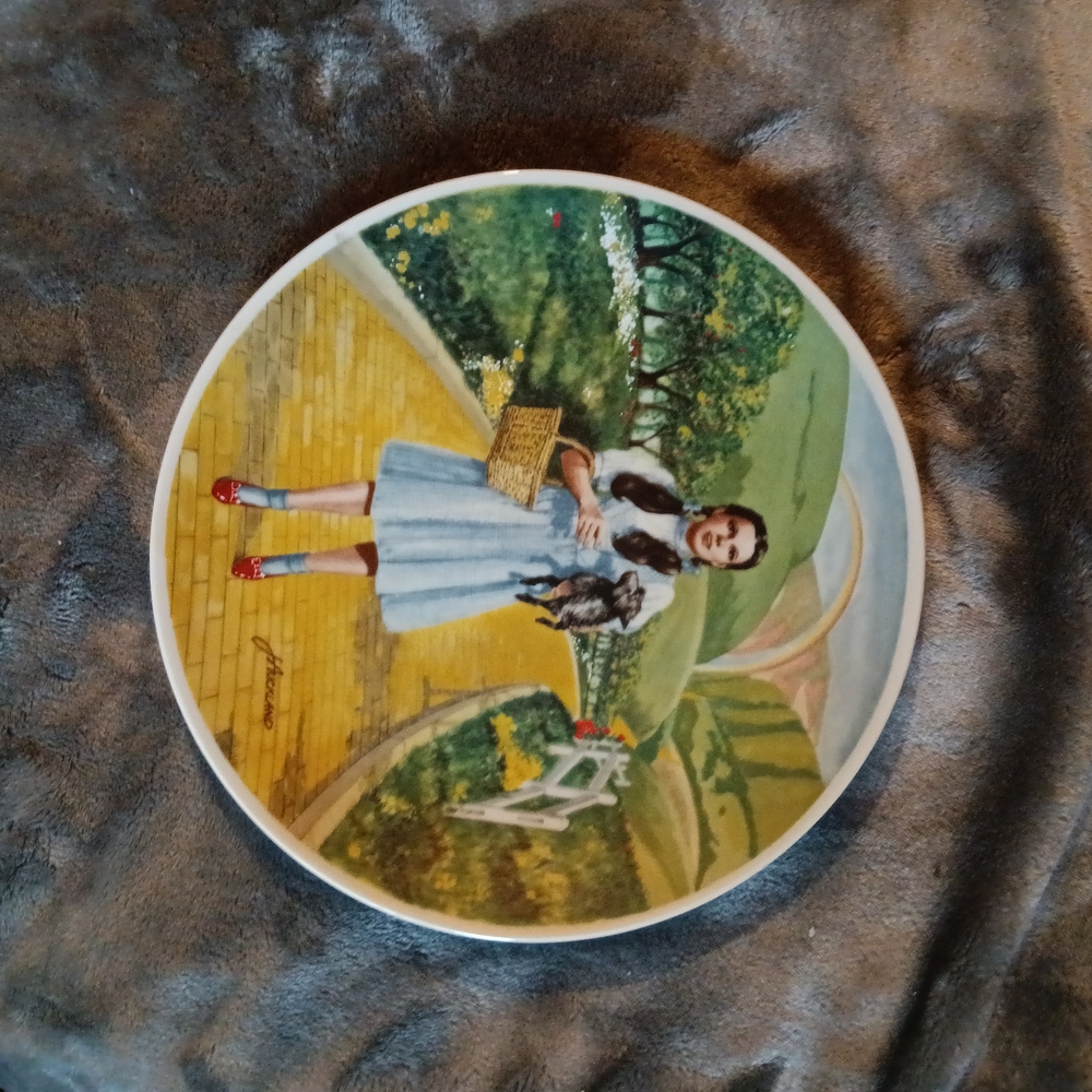 Knowles Cream and White Collectible Plate Backstamp